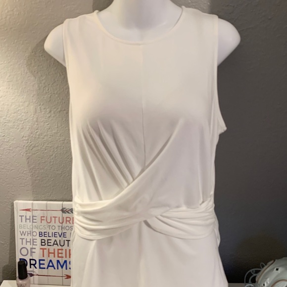 EXPRESS Sleeveless Twist Front Top & necklace - Picture 4 of 8